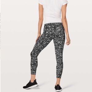 Lululemon size 6 tight stuff chirasu black
